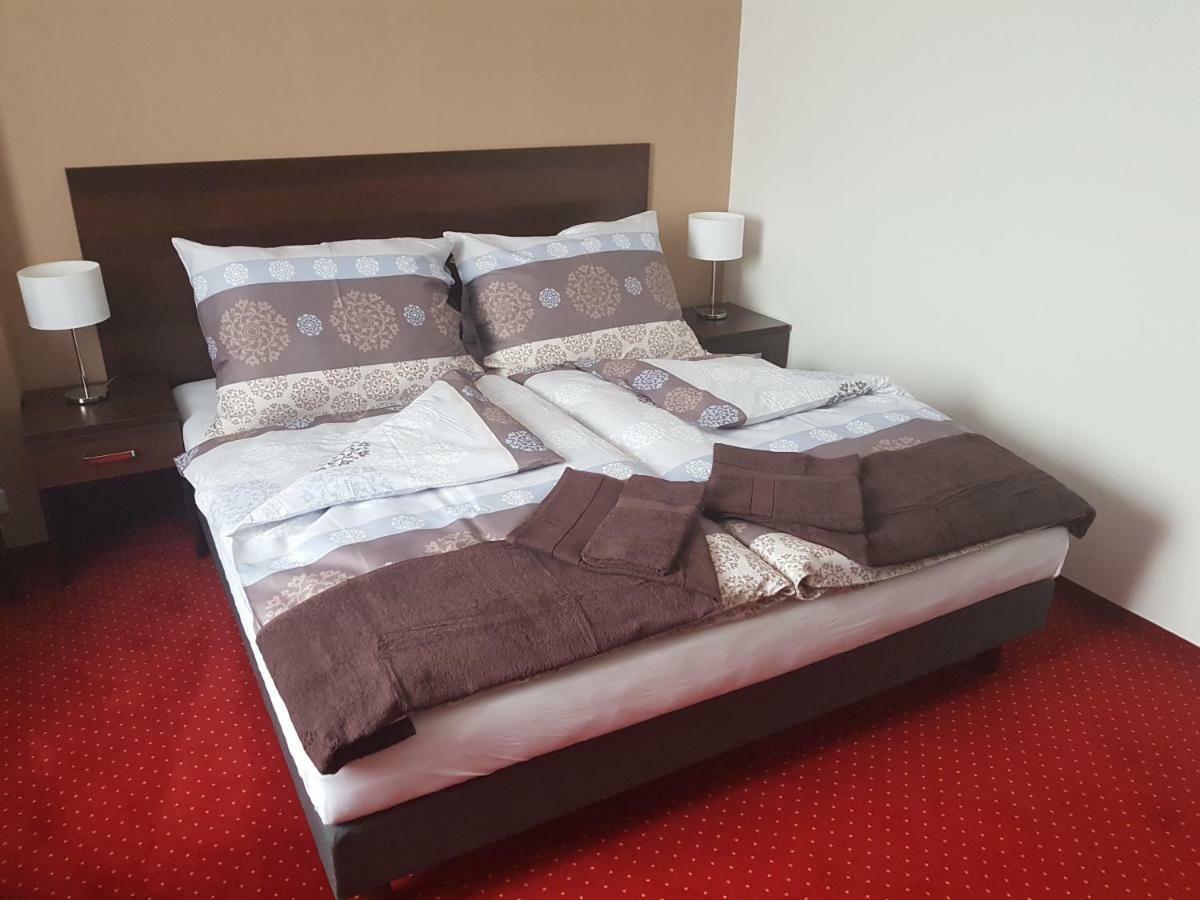 Wellness Hotel Harmonie Třeboň Екстериор снимка